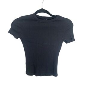 SKIMS Black Short Sleeve Women's Tee